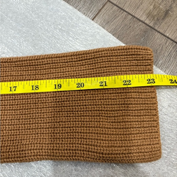 Everlane Women's Camel Ribbed Organic Cotton Side Slits Sweater - Picture 6 of 6